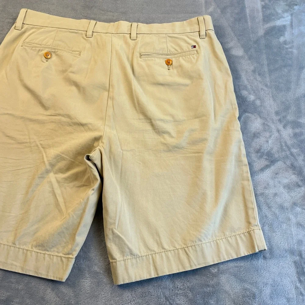 Tommy Hilfiger Mens Classic Fit Chino Shorts Tan Khaki Cotton Size 36 10 Inseam
